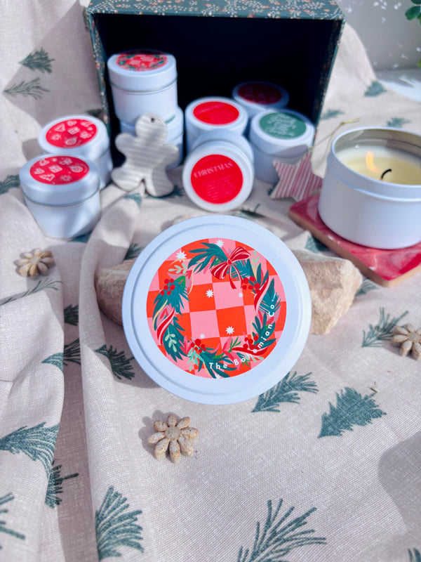 Retro Wreath – Candle Tin