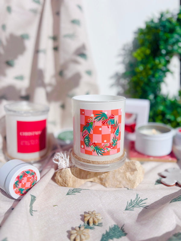 Retro Wreath – White Vessel